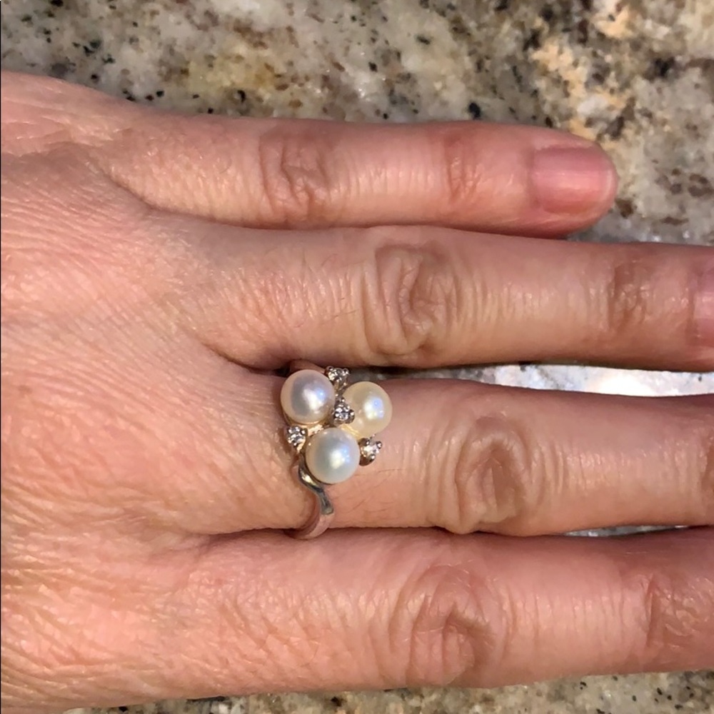 .925 silver and REAL pearls ring